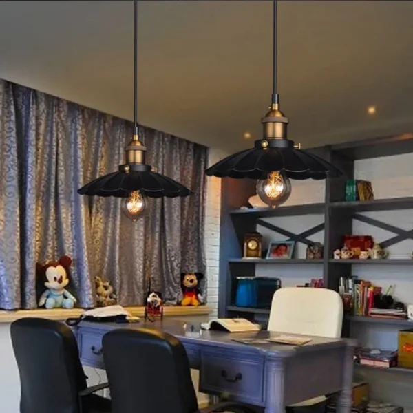 Retro Style Metal Wavy Lamp